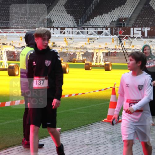 07.12.2025 - St. Pauli X-Mass-Run No. 15 Luisa Fischer http://msf.ph/oto/9379592 07.12.2025 10:35:33 Ziel 137, 57, 4309, 561, 137, 493, 561, 578, 998, 1100, 1365, 2353, 2406, 2422, 2857, 2863, 3224, 3721, 4147, 4149, 4276, 4277, 4309, 4310, 4443, 4595, 4772, 4776, 4778, 4779 meine-sportfotos.de
