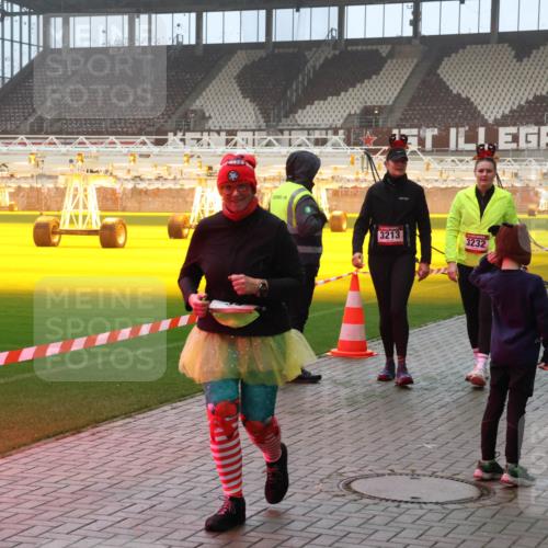 07.12.2025 - St. Pauli X-Mass-Run No. 15 Luisa Fischer http://msf.ph/oto/9379599 07.12.2025 10:07:01 Ziel 35, 4559, 3213, 3232, 34, 127, 150, 187, 217, 366, 562, 867, 893, 967, 969, 1007, 1103, 1119, 1369, 1479, 1480, 1505, 1735, 1832, 1937, 1946, 2129, 2894, 2968, 3189, 3213, 3232, 3330, 3333, 3534, 3535, 3536, 3537, 3970, 3971, 4459, 4657, 4665, 4670, 4672, 4676, 4677, 4735, 4736, 4738, 4739 meine-sportfotos.de