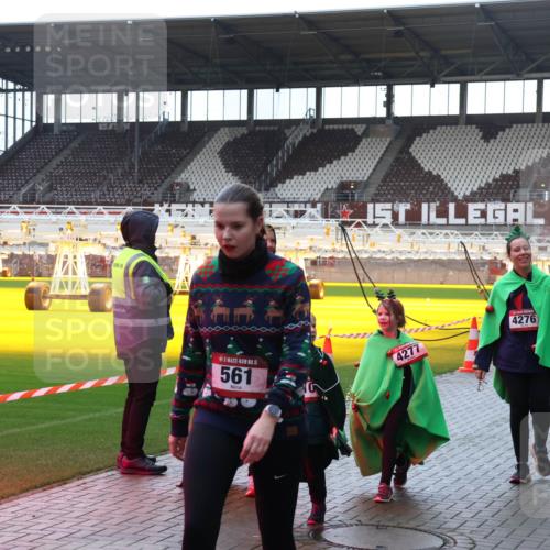 07.12.2025 - St. Pauli X-Mass-Run No. 15 Luisa Fischer http://msf.ph/oto/9379615 07.12.2025 10:35:35 Ziel 15, 578, 15, 561, 4277, 4276, 493, 561, 998, 1100, 1365, 2353, 2406, 2422, 2857, 2863, 3224, 3721, 4147, 4149, 4276, 4277, 4309, 4310, 4443, 4595, 4772, 4776, 4778, 4779 meine-sportfotos.de