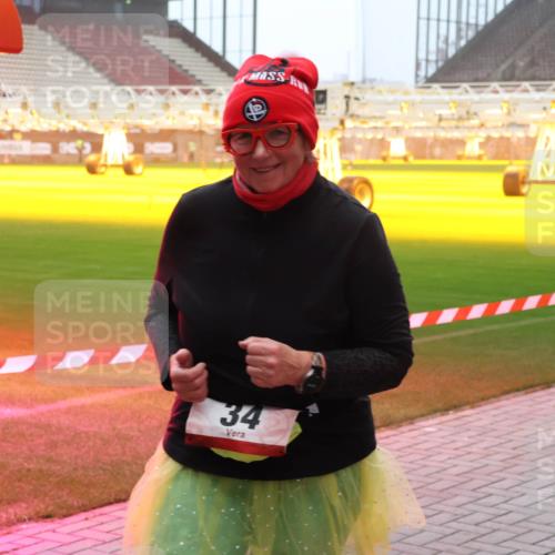 07.12.2025 - St. Pauli X-Mass-Run No. 15 Luisa Fischer http://msf.ph/oto/9379616 07.12.2025 10:07:03 Ziel 34, 34, 127, 150, 187, 217, 366, 562, 867, 893, 967, 969, 972, 975, 1007, 1103, 1119, 1369, 1479, 1480, 1505, 1735, 1736, 1832, 1937, 1946, 2129, 3189, 3213, 3232, 3330, 3333, 3534, 3535, 3536, 3537, 3970, 3971, 4459, 4657, 4665, 4670, 4672, 4676, 4677, 4735, 4736, 4738, 4739 meine-sportfotos.de