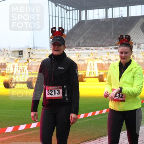 07.12.2025 - St. Pauli X-Mass-Run No. 15 Luisa Fischer http://msf.ph/oto/9379626 07.12.2025 10:07:06 Ziel 15, 3213, 232, 34, 150, 187, 217, 366, 562, 867, 893, 972, 975, 1007, 1103, 1119, 1369, 1479, 1480, 1505, 1735, 1736, 1832, 1937, 1946, 2129, 3189, 3213, 3232, 3330, 3333, 3534, 3535, 3536, 3537, 3970, 3971, 4354, 4459, 4657, 4665, 4670, 4672, 4676, 4677, 4735, 4736, 4738, 4739 meine-sportfotos.de