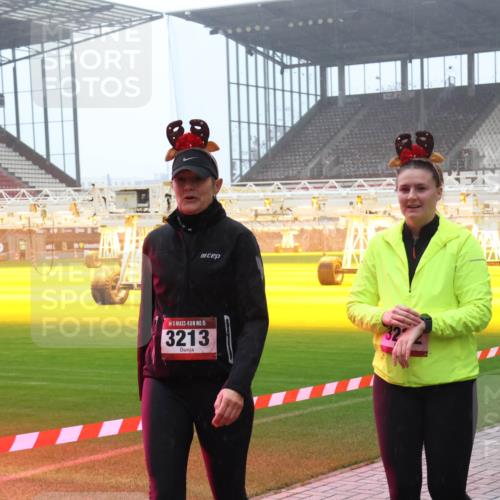07.12.2025 - St. Pauli X-Mass-Run No. 15 Luisa Fischer http://msf.ph/oto/9379636 07.12.2025 10:07:07 Ziel 15, 3213, 34, 150, 187, 217, 366, 562, 867, 893, 972, 975, 1007, 1103, 1119, 1369, 1479, 1480, 1505, 1735, 1736, 1832, 1937, 1946, 2129, 3189, 3213, 3232, 3330, 3333, 3534, 3535, 3536, 3537, 3970, 3971, 4354, 4459, 4657, 4665, 4672, 4677, 4735, 4736, 4738, 4739 meine-sportfotos.de