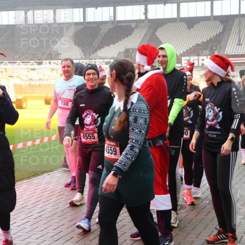 07.12.2025 - St. Pauli X-Mass-Run No. 15 Luisa Fischer http://msf.ph/oto/9379652 07.12.2025 10:07:20 Ziel 4, 150, 15, 562, 4555, 4559, 1333, 50, 3970, 4236, 150, 217, 366, 421, 562, 792, 867, 972, 975, 1007, 1103, 1479, 1480, 1505, 1572, 1735, 1736, 2129, 2983, 3189, 3213, 3232, 3330, 3333, 3414, 3534, 3535, 3536, 3537, 3945, 3970, 3971, 4354, 4459, 4735, 4738 meine-sportfotos.de