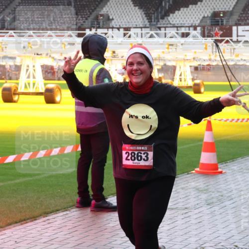 07.12.2025 - St. Pauli X-Mass-Run No. 15 Luisa Fischer http://msf.ph/oto/9379655 07.12.2025 10:35:52 Ziel 15, 2863, 443, 4443, 561, 998, 1100, 1365, 1822, 2353, 2406, 2422, 2857, 2863, 3224, 3721, 4034, 4147, 4149, 4443, 4595, 4772, 4776, 4778, 4779 meine-sportfotos.de