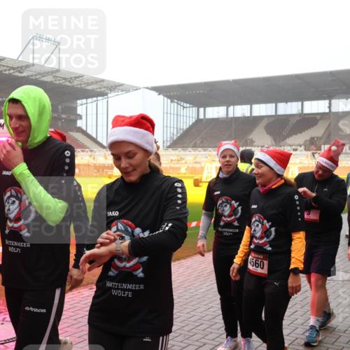 07.12.2025 - St. Pauli X-Mass-Run No. 15 Luisa Fischer http://msf.ph/oto/9379682 07.12.2025 10:07:26 Ziel 4560, 150, 217, 366, 421, 792, 867, 972, 975, 1007, 1103, 1505, 1572, 1735, 1736, 2129, 2983, 3189, 3330, 3333, 3414, 3945, 3970, 3971, 4354, 4735, 4738 meine-sportfotos.de