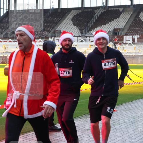 07.12.2025 - St. Pauli X-Mass-Run No. 15 Luisa Fischer http://msf.ph/oto/9379694 07.12.2025 10:35:57 Ziel 44, 4776, 4779, 4772, 998, 1100, 1365, 1822, 2353, 2406, 2422, 2489, 2857, 2863, 3224, 3721, 4034, 4147, 4149, 4443, 4595, 4772, 4776, 4778, 4779 meine-sportfotos.de