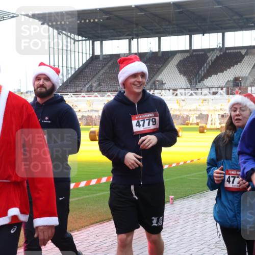 07.12.2025 - St. Pauli X-Mass-Run No. 15 Luisa Fischer http://msf.ph/oto/9379704 07.12.2025 10:35:58 Ziel 444, 4, 15, 4779, 477, 998, 1100, 1365, 1822, 2353, 2406, 2422, 2489, 2857, 2863, 3224, 3721, 4034, 4147, 4149, 4443, 4595, 4772, 4776, 4778, 4779 meine-sportfotos.de