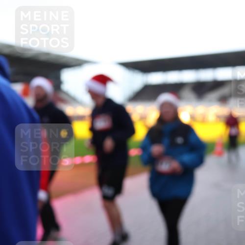 07.12.2025 - St. Pauli X-Mass-Run No. 15 Luisa Fischer http://msf.ph/oto/9379712 07.12.2025 10:35:59 Ziel 998, 1100, 1365, 1822, 2353, 2406, 2422, 2489, 2857, 2863, 3224, 3721, 4034, 4147, 4149, 4443, 4595, 4772, 4776, 4778, 4779 meine-sportfotos.de