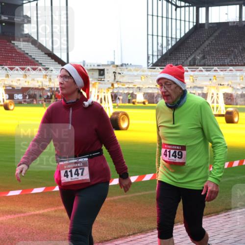 07.12.2025 - St. Pauli X-Mass-Run No. 15 Luisa Fischer http://msf.ph/oto/9379718 07.12.2025 10:36:04 Ziel 15, 4147, 15, 4149, 350, 998, 1100, 1365, 1822, 2353, 2406, 2422, 2489, 2857, 2863, 3224, 3476, 3721, 4034, 4147, 4149, 4595, 4772, 4776, 4778, 4779 meine-sportfotos.de