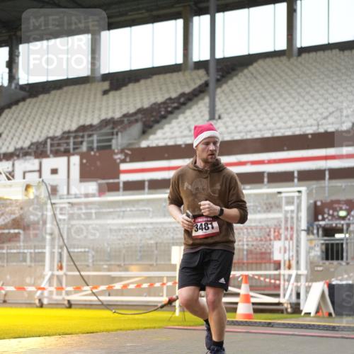07.12.2025 - St. Pauli X-Mass-Run No. 15 Patografie http://msf.ph/oto/9379729 07.12.2025 10:14:37 Ziel 1158, 2564, 2617, 2618, 2864, 3481, 3565, 4508 meine-sportfotos.de
