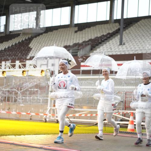 07.12.2025 - St. Pauli X-Mass-Run No. 15 Patografie http://msf.ph/oto/9379756 07.12.2025 10:14:47 Ziel 1363, 1867, 1869, 1873, 3481, 3565, 4001, 4004 meine-sportfotos.de