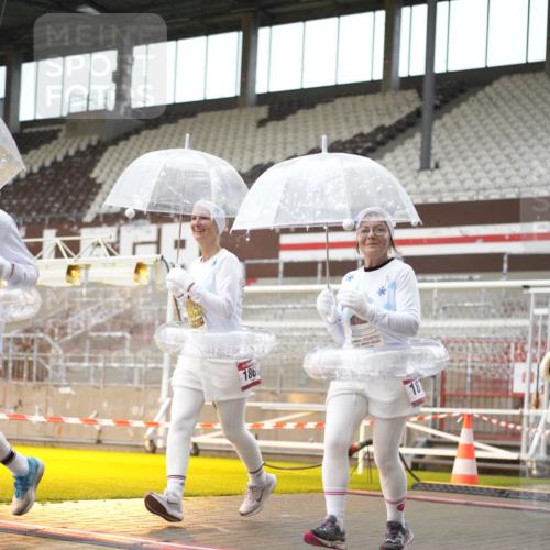 07.12.2025 - St. Pauli X-Mass-Run No. 15 Patografie http://msf.ph/oto/9379774 07.12.2025 10:14:48 Ziel 1363, 1867, 1869, 1873, 3481, 3565, 4001, 4004 meine-sportfotos.de