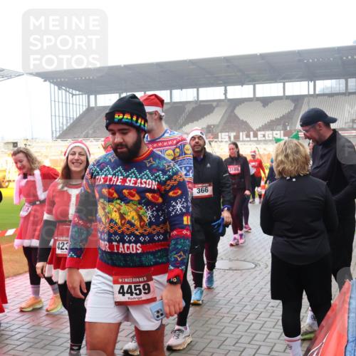 07.12.2025 - St. Pauli X-Mass-Run No. 15 Luisa Fischer http://msf.ph/oto/9379785 07.12.2025 10:07:38 Ziel 38, 14, 366, 423, 15, 4459, 3189, 217, 256, 265, 272, 366, 421, 517, 657, 685, 716, 767, 792, 867, 972, 975, 1007, 1103, 1187, 1234, 1505, 1543, 1572, 1735, 1736, 2129, 2983, 3003, 3189, 3414, 3945, 4354, 4735, 4738 meine-sportfotos.de