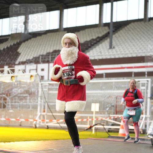 07.12.2025 - St. Pauli X-Mass-Run No. 15 Patografie http://msf.ph/oto/9379795 07.12.2025 10:14:49 Ziel 762, 1363, 1867, 1869, 1873, 3481, 4001, 4004 meine-sportfotos.de
