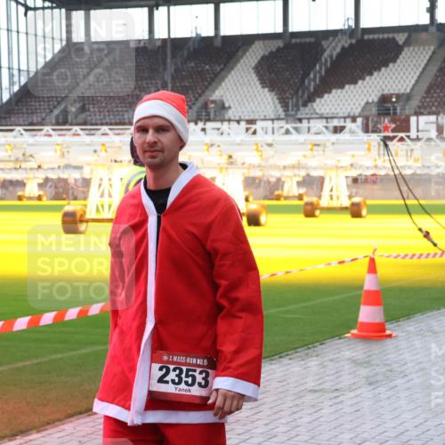 07.12.2025 - St. Pauli X-Mass-Run No. 15 Luisa Fischer http://msf.ph/oto/9379802 07.12.2025 10:36:21 Ziel 15, 2353, 350, 1822, 2489, 3476, 4034 meine-sportfotos.de