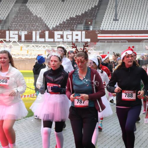07.12.2025 - St. Pauli X-Mass-Run No. 15 Luisa Fischer http://msf.ph/oto/9379804 07.12.2025 11:11:53 Ziel 1568, 1, 787, 788, 177, 48, 171, 182, 190, 411, 660, 679, 689, 690, 697, 698, 777, 787, 788, 812, 815, 817, 832, 841, 909, 1145, 1146, 1147, 1309, 1321, 1518, 1519, 1557, 1565, 1568, 1589, 1619, 1707, 1711, 1714, 1767, 1770, 2258, 2742, 4801, 4805, 4806, 4810, 4813, 5005, 5006 meine-sportfotos.de