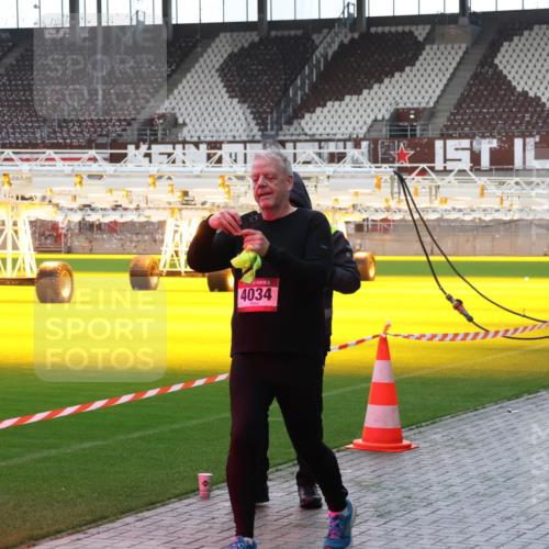 07.12.2025 - St. Pauli X-Mass-Run No. 15 Luisa Fischer http://msf.ph/oto/9379812 07.12.2025 10:36:36 Ziel 15, 4034, 350, 2489, 2948, 3089, 3476, 4034 meine-sportfotos.de