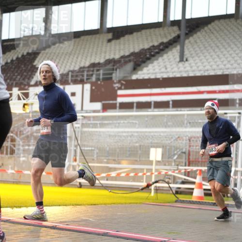 07.12.2025 - St. Pauli X-Mass-Run No. 15 Patografie http://msf.ph/oto/9379845 07.12.2025 10:14:55 Ziel 762, 1363, 1867, 1869, 1873, 2883, 2891, 3741, 4001, 4004 meine-sportfotos.de