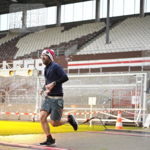 07.12.2025 - St. Pauli X-Mass-Run No. 15 Patografie http://msf.ph/oto/9379853 07.12.2025 10:14:56 Ziel 762, 1363, 1867, 1869, 1873, 2883, 2891, 3741, 4001, 4004 meine-sportfotos.de