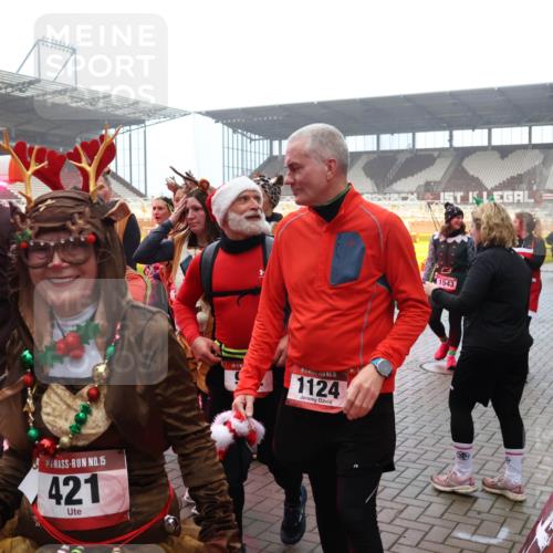 07.12.2025 - St. Pauli X-Mass-Run No. 15 Luisa Fischer http://msf.ph/oto/9379868 07.12.2025 10:08:09 Ziel 87, 685, 15, 421, 15, 1124, 1543, 256, 265, 272, 517, 657, 685, 716, 767, 1187, 1234, 1447, 1449, 1543, 1905, 3003, 3627, 3628, 4231, 4623, 4624, 4626, 4740 meine-sportfotos.de