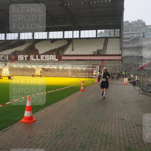 07.12.2025 - St. Pauli X-Mass-Run No. 15 Fabian Wolf http://msf.ph/oto/9379872 07.12.2025 10:08:25 Ziel 2650, 2746 meine-sportfotos.de