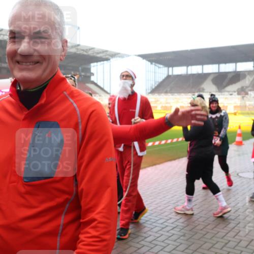 07.12.2025 - St. Pauli X-Mass-Run No. 15 Luisa Fischer http://msf.ph/oto/9379886 07.12.2025 10:08:11 Ziel 234, 3003, 256, 265, 272, 517, 657, 685, 716, 767, 1187, 1234, 1447, 1449, 1543, 1905, 3003, 3627, 3628, 4231, 4623, 4624, 4626, 4734, 4737, 4740 meine-sportfotos.de