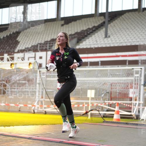 07.12.2025 - St. Pauli X-Mass-Run No. 15 Patografie http://msf.ph/oto/9379888 07.12.2025 10:15:02 Ziel 308, 762, 1363, 1867, 1869, 1873, 2666, 2667, 2668, 2883, 2891, 3741, 4001, 4004 meine-sportfotos.de