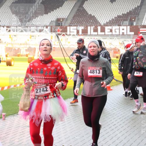 07.12.2025 - St. Pauli X-Mass-Run No. 15 Luisa Fischer http://msf.ph/oto/9379904 07.12.2025 11:11:56 Ziel 15, 2742, 15, 4813, 841, 15, 4801, 171, 182, 190, 411, 679, 689, 690, 697, 698, 777, 787, 788, 812, 815, 817, 832, 841, 909, 1145, 1146, 1147, 1186, 1309, 1321, 1518, 1519, 1557, 1565, 1568, 1589, 1619, 1707, 1711, 1714, 1767, 1770, 2258, 2742, 4801, 4805, 4806, 4810, 4813, 5005, 5006 meine-sportfotos.de