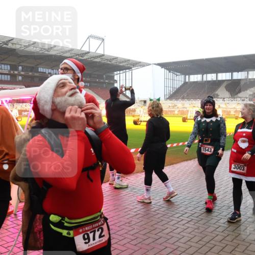 07.12.2025 - St. Pauli X-Mass-Run No. 15 Luisa Fischer http://msf.ph/oto/9379909 07.12.2025 10:08:13 Ziel 265, 972, 1543, 3003, 1447, 256, 265, 272, 517, 657, 685, 716, 767, 1187, 1234, 1447, 1449, 1543, 1905, 3003, 3627, 3628, 4231, 4623, 4624, 4626, 4734, 4737, 4740 meine-sportfotos.de