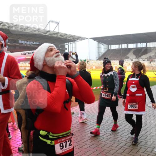 07.12.2025 - St. Pauli X-Mass-Run No. 15 Luisa Fischer http://msf.ph/oto/9379915 07.12.2025 10:08:13 Ziel 972, 1543, 3003, 1447, 256, 265, 272, 517, 657, 685, 716, 767, 1187, 1234, 1447, 1449, 1543, 1905, 3003, 3627, 3628, 4231, 4623, 4624, 4626, 4734, 4737, 4740 meine-sportfotos.de