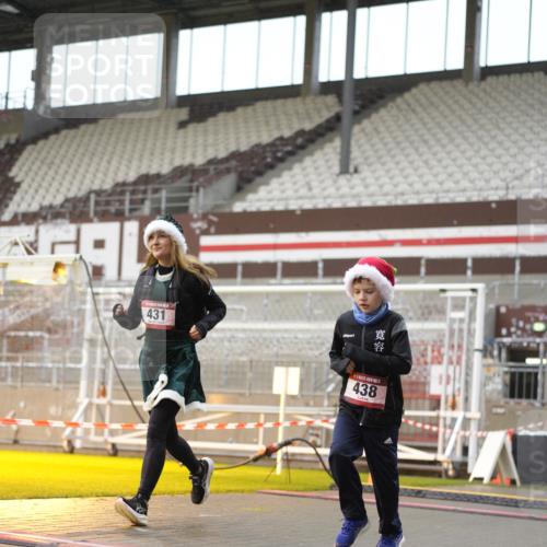 07.12.2025 - St. Pauli X-Mass-Run No. 15 Patografie http://msf.ph/oto/9379923 07.12.2025 10:15:09 Ziel 308, 431, 438, 762, 1180, 1183, 2666, 2667, 2668, 2883, 2891, 3103, 3741 meine-sportfotos.de