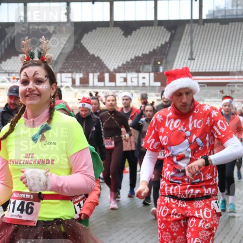 07.12.2025 - St. Pauli X-Mass-Run No. 15 Luisa Fischer http://msf.ph/oto/9379943 07.12.2025 11:12:00 Ziel 1, 1, 105, 15, 146, 182, 171, 182, 190, 411, 679, 689, 690, 694, 697, 698, 777, 787, 788, 812, 815, 817, 832, 841, 909, 1145, 1146, 1147, 1186, 1309, 1321, 1518, 1519, 1557, 1565, 1568, 1589, 1619, 1707, 1711, 1714, 1767, 1770, 2258, 2742, 4801, 4805, 4806, 4810, 4813, 5005, 5006 meine-sportfotos.de