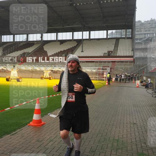 07.12.2025 - St. Pauli X-Mass-Run No. 15 Fabian Wolf http://msf.ph/oto/9379961 07.12.2025 10:08:28 Ziel 2650, 2746 meine-sportfotos.de