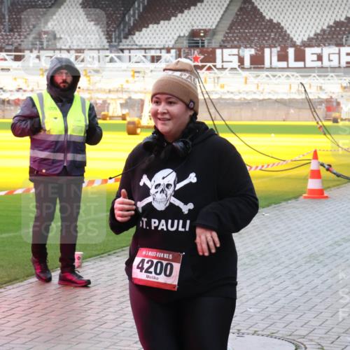 07.12.2025 - St. Pauli X-Mass-Run No. 15 Luisa Fischer http://msf.ph/oto/9379973 07.12.2025 10:37:07 Ziel 6709, 15, 4200, 37, 511, 521, 665, 717, 833, 2615, 2948, 3056, 3089, 3263, 3382, 4200, 4591, 4597, 4599, 4690, 4691, 4693 meine-sportfotos.de