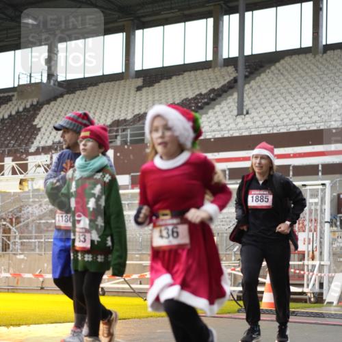 07.12.2025 - St. Pauli X-Mass-Run No. 15 Patografie http://msf.ph/oto/9379977 07.12.2025 10:15:15 Ziel 308, 431, 436, 438, 1180, 1183, 1885, 2666, 2667, 2668, 3103, 4494, 4536 meine-sportfotos.de