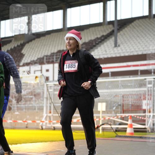 07.12.2025 - St. Pauli X-Mass-Run No. 15 Patografie http://msf.ph/oto/9379990 07.12.2025 10:15:16 Ziel 308, 431, 436, 438, 1180, 1183, 1885, 2666, 2667, 2668, 3103, 4494, 4536 meine-sportfotos.de