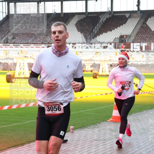07.12.2025 - St. Pauli X-Mass-Run No. 15 Luisa Fischer http://msf.ph/oto/9379992 07.12.2025 10:37:12 Ziel 15, 3056, 2615, 37, 503, 511, 521, 665, 717, 833, 2349, 2351, 2615, 2948, 3056, 3089, 3090, 3263, 3382, 4200, 4591, 4597, 4599, 4690, 4691, 4693 meine-sportfotos.de