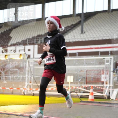 07.12.2025 - St. Pauli X-Mass-Run No. 15 Patografie http://msf.ph/oto/9380001 07.12.2025 10:15:17 Ziel 308, 431, 436, 438, 1180, 1183, 1885, 2666, 2667, 2668, 3103, 4494, 4536 meine-sportfotos.de