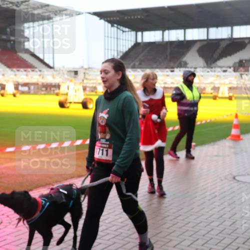 07.12.2025 - St. Pauli X-Mass-Run No. 15 Luisa Fischer http://msf.ph/oto/9380052 07.12.2025 11:12:11 Ziel 1711, 258, 171, 182, 190, 388, 408, 411, 437, 679, 689, 690, 694, 695, 812, 815, 819, 1145, 1146, 1147, 1186, 1309, 1321, 1589, 1711, 1714, 1767, 1770, 4805, 4806, 4810, 5005, 5006 meine-sportfotos.de