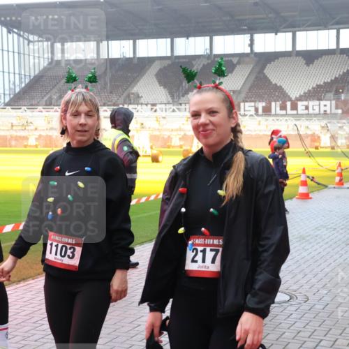 07.12.2025 - St. Pauli X-Mass-Run No. 15 Luisa Fischer http://msf.ph/oto/9380106 07.12.2025 10:08:22 Ziel 2072, 15, 1103, 15, 217, 1447, 1449, 1543, 1905, 2691, 2692, 3003, 3627, 3628, 4231, 4623, 4624, 4626, 4734, 4737, 4740 meine-sportfotos.de