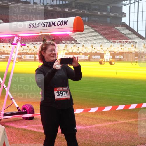 07.12.2025 - St. Pauli X-Mass-Run No. 15 Luisa Fischer http://msf.ph/oto/9380120 07.12.2025 10:08:28 Ziel 15, 3970, 1447, 1449, 1905, 2691, 2692, 2746, 3627, 3628, 4231, 4623, 4624, 4626, 4734, 4737, 4740 meine-sportfotos.de