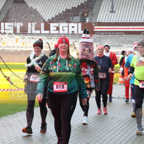 07.12.2025 - St. Pauli X-Mass-Run No. 15 Luisa Fischer http://msf.ph/oto/9380150 07.12.2025 11:12:49 Ziel 597, 15, 819, 100, 218, 88, 605, 46, 76, 79, 218, 388, 408, 416, 437, 489, 597, 605, 663, 671, 682, 695, 718, 819, 836, 839, 888, 1142, 1246, 1261, 1278, 1420, 1422, 1423, 1609, 1610, 2858 meine-sportfotos.de