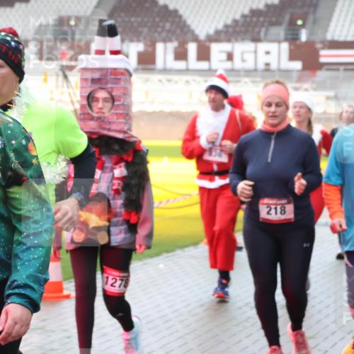 07.12.2025 - St. Pauli X-Mass-Run No. 15 Luisa Fischer http://msf.ph/oto/9380176 07.12.2025 11:12:52 Ziel 15, 19, 1278, 218, 718, 46, 76, 79, 218, 388, 416, 489, 494, 597, 605, 663, 671, 682, 695, 718, 819, 836, 839, 888, 1142, 1246, 1261, 1278, 1420, 1422, 1423, 1609, 1610, 2858 meine-sportfotos.de