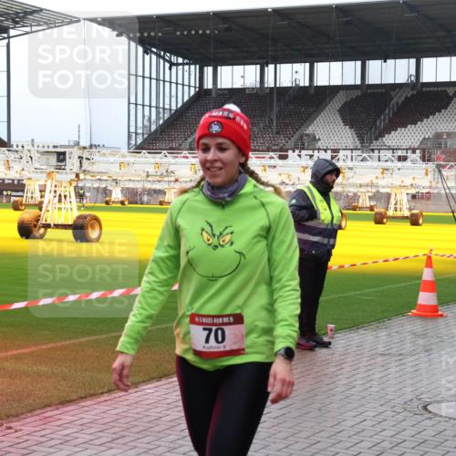 07.12.2025 - St. Pauli X-Mass-Run No. 15 Luisa Fischer http://msf.ph/oto/9380181 07.12.2025 10:38:27 Ziel 15, 70, 70, 1794, 2899, 3069, 4872 meine-sportfotos.de