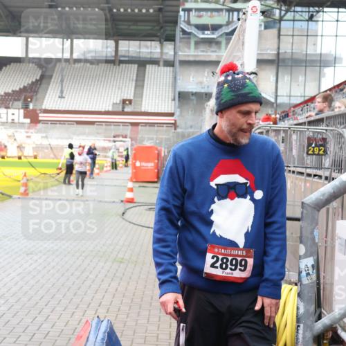 07.12.2025 - St. Pauli X-Mass-Run No. 15 Luisa Fischer http://msf.ph/oto/9380185 07.12.2025 10:38:29 Ziel 15, 2899, 292, 70, 1794, 2899, 3069, 4872 meine-sportfotos.de