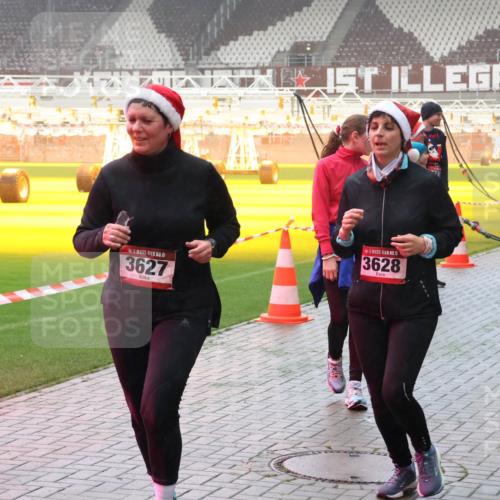 07.12.2025 - St. Pauli X-Mass-Run No. 15 Luisa Fischer http://msf.ph/oto/9380218 07.12.2025 10:08:34 Ziel 15, 3627, 15, 3628, 2692, 1905, 2650, 2691, 2692, 2746, 3627, 3628, 4231, 4623, 4624, 4626, 4734, 4737, 4740 meine-sportfotos.de