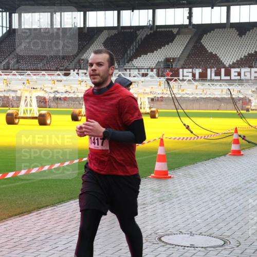 07.12.2025 - St. Pauli X-Mass-Run No. 15 Luisa Fischer http://msf.ph/oto/9380272 07.12.2025 10:39:37 Ziel 1417, 981, 1250, 1255, 1417, 1796, 1889, 2827, 2828, 2943, 3061, 3118, 3240 meine-sportfotos.de