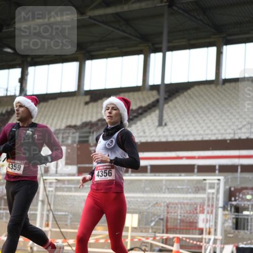 07.12.2025 - St. Pauli X-Mass-Run No. 15 Patografie http://msf.ph/oto/9380276 07.12.2025 10:16:44 Ziel 1620, 1989, 1997, 2185, 2266, 3633, 4356, 4359, 4363, 4769 meine-sportfotos.de