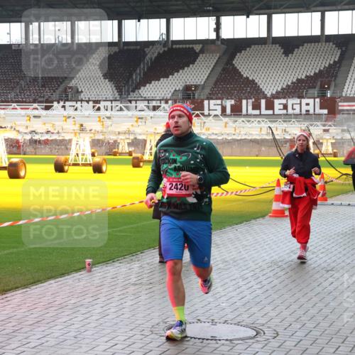 07.12.2025 - St. Pauli X-Mass-Run No. 15 Luisa Fischer http://msf.ph/oto/9380294 07.12.2025 10:39:56 Ziel 6709, 2420, 4211, 981, 1417, 1796, 1889, 2354, 2420, 2588, 2828, 3118, 3240, 3242, 4207, 4211 meine-sportfotos.de