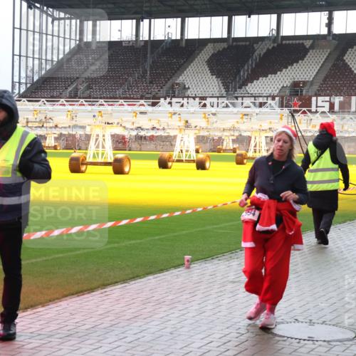 07.12.2025 - St. Pauli X-Mass-Run No. 15 Luisa Fischer http://msf.ph/oto/9380310 07.12.2025 10:39:58 Ziel 6709, 4554, 4211, 981, 1417, 1796, 1889, 2354, 2420, 2588, 3118, 3240, 3242, 4207, 4211 meine-sportfotos.de